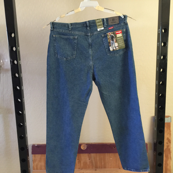 New Wrangler Jeans - Picture 2 of 7